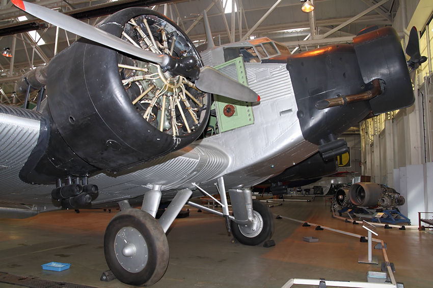 Junkers JU 52: Flugzeug mit Wellblechbeplankung