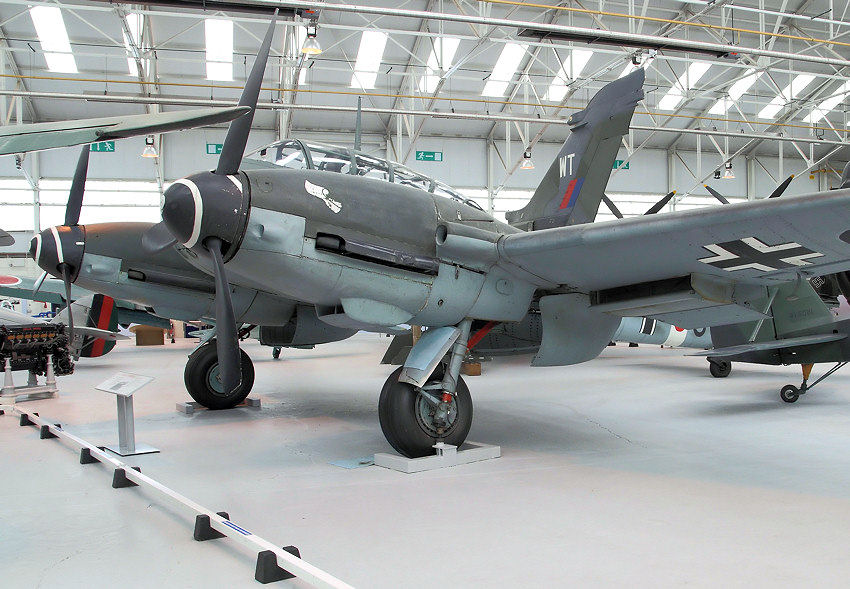 Messerschmitt Me 410 Hornisse: zweisitziges Kampfflugzeug der Klasse Zerstörer im Zweiten Weltkrieg