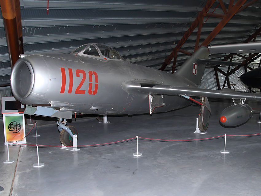 MiG-15 BIS, Mikojan-Gurewitsch: Erster in Großserie gebauter Düsenjet der UdSSR