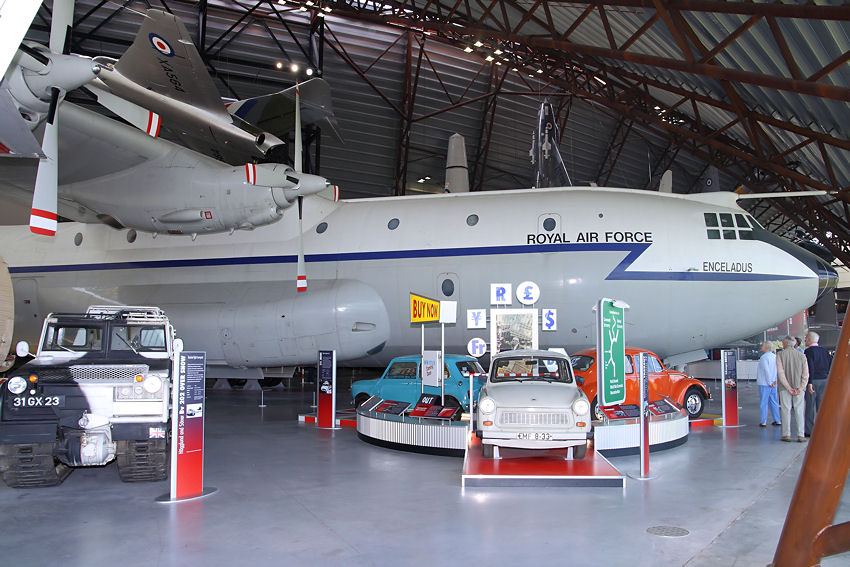 Short Belfast: Transportflugzeug für  Langstrecken der Royal Air Force (RAF) von 1966 bis 1977