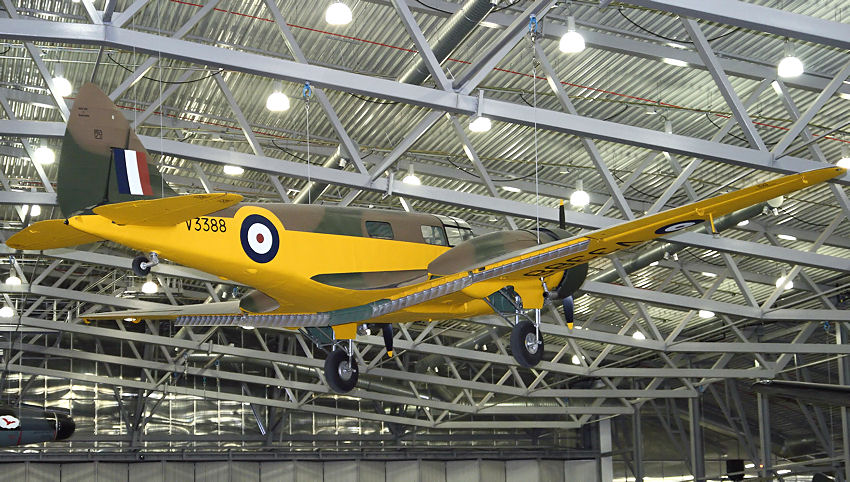 Airspeed Oxford Mk.I:   2-motoriges Schulflugzeug in Holzbauweise von 1937