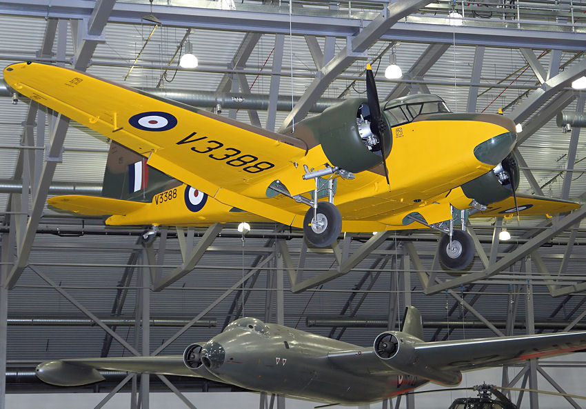 Airspeed Oxford Mk.I: 2-motoriges Schulflugzeug in Holzbauweise von 1937