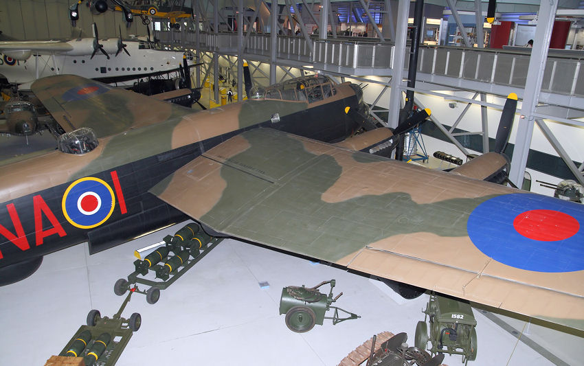 Avro  Lancaster: Der bekannteste schwerer Bomber der Briten im Zweiten Weltkrieg (GB)