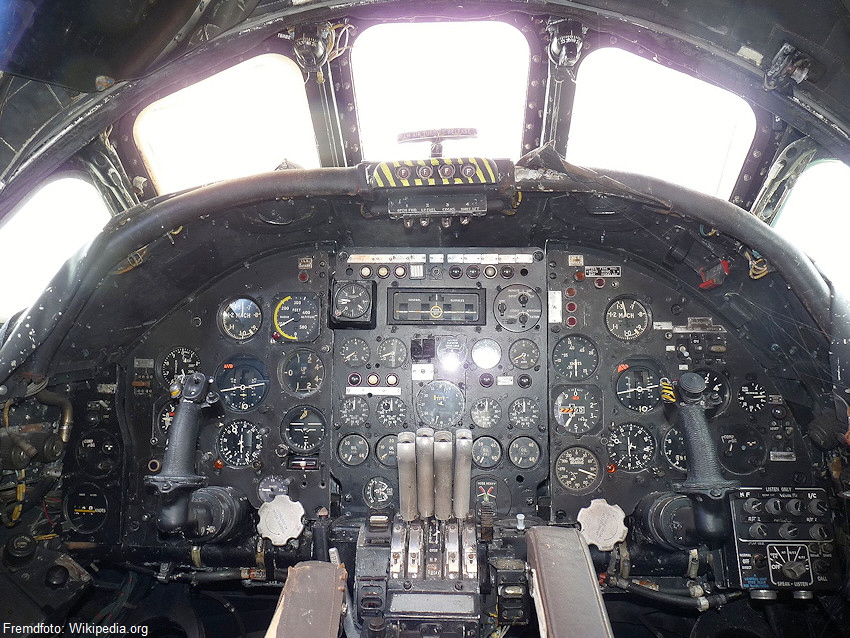 Avro Vulcan - Cockpit
