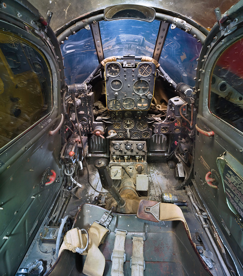 Bell P-39 - Cockpit