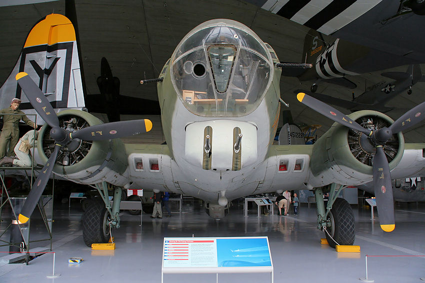Boeing B-17 “Flying Fortress”: Das Flugzeug war im 2. Weltkrieg der bekannteste Bomber der USA