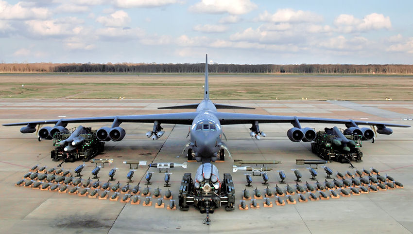 Boeing B-52 Stratofortress: schwerer US-Langstreckenbomber seit 1952