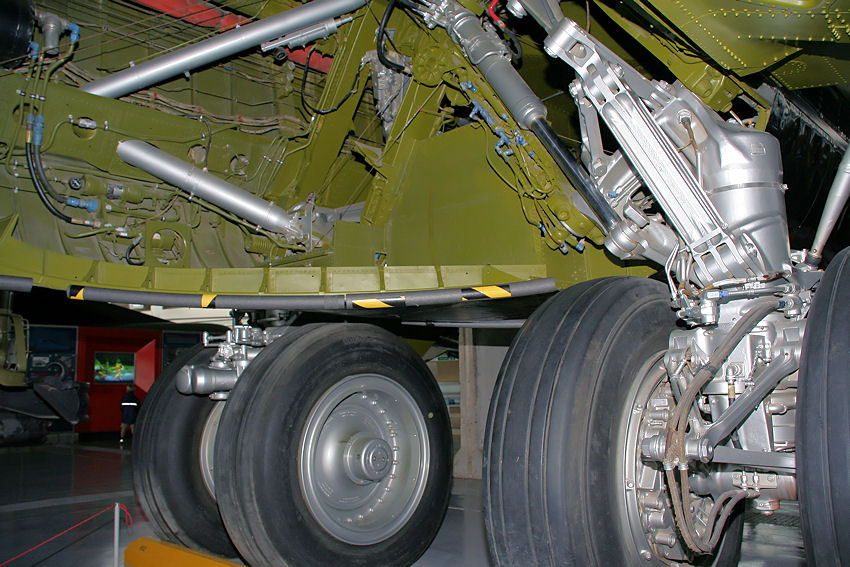 Boeing B-52 - Fahrwerk