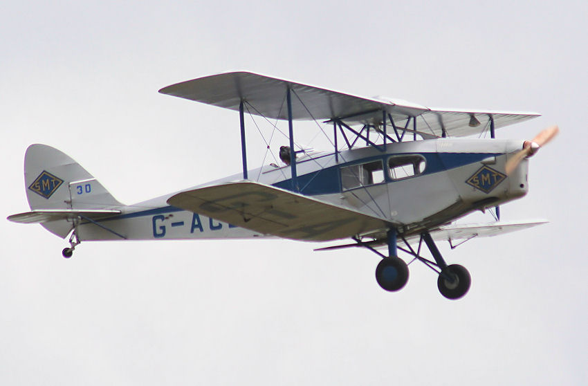De Havilland D.H.83 Fox Moth: Der Doppeldecker wurde aus der Tiger Moth mit erweitertem Rumpf entwickelt