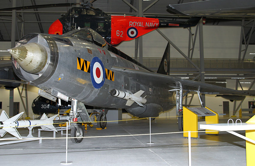 English Electric “Lightning” F.1:  Allwetter-Abfangjagdflugzeug von 1954