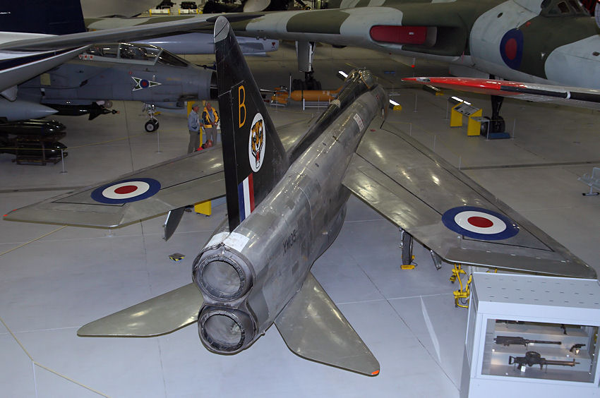 English Electric “Lightning” F.1:  Abfangjagdflugzeug von 1954