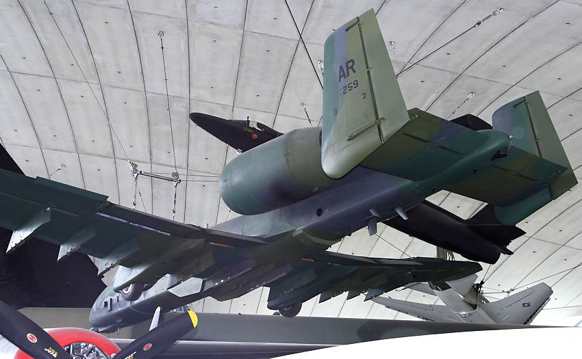 Fairchild Republic A-10 Thunderbolt II:  Flugzeug zur Panzerbekämpfung seit 1975