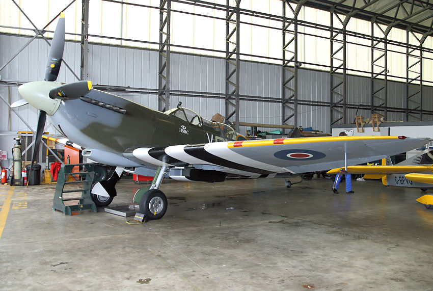 Supermarine Grace Spitfire ML 407: zweisitzige Spitfire (Trainerversion und Aufklärer)