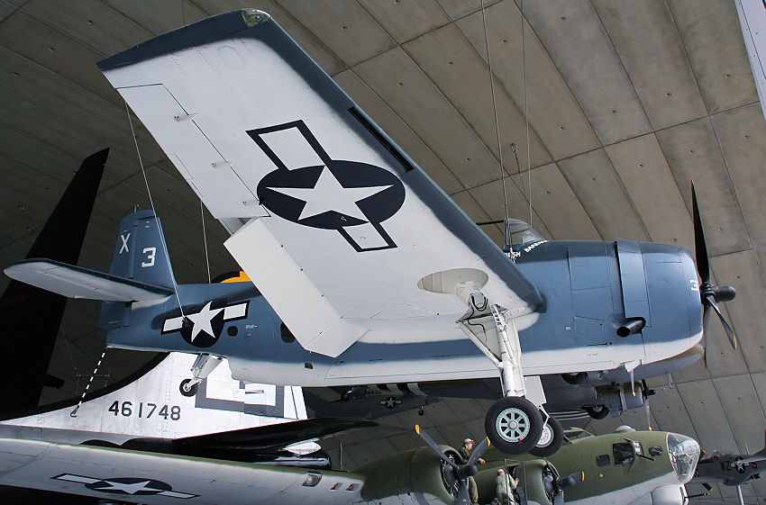 Grumman TBF Avenger:  Torpedobomber der US-Marine