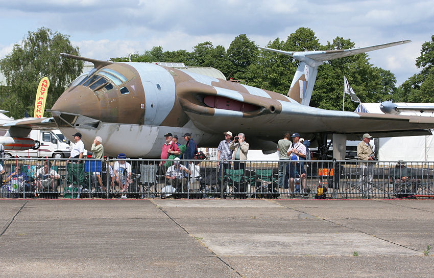 Handley Page H.P.80 Victor: Das Flugzeug ist einer der 3 britischen atomaren „V-Bomber“