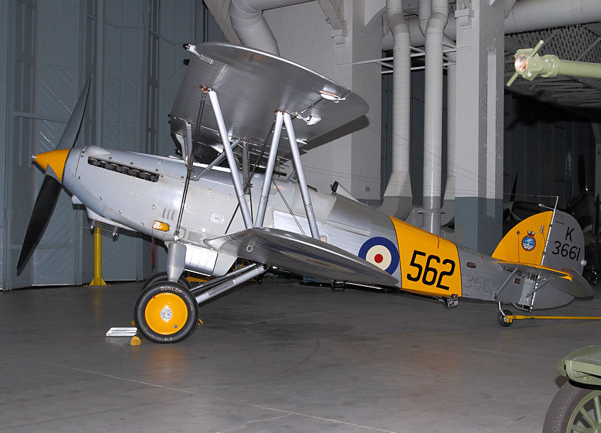 Hawker Nimrod Mk.II:  mit stärkerem Antrieb gegenüber der Nimrod I