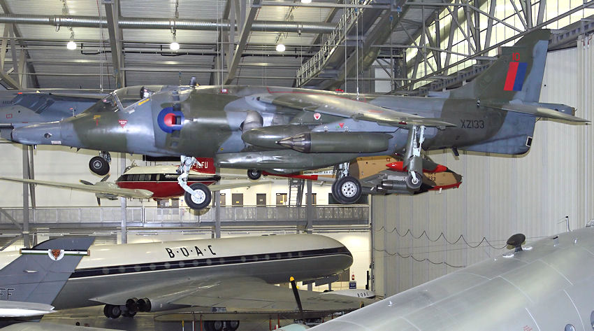 Hawker Siddeley Harrier: senkrechtstartendes Kampfflugzeug (Erstflug: 1966)