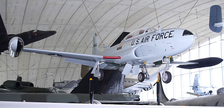 Lockheed T-33A “T-Bird“:  2-sitzige Version des 1. Düsenabfangjägers der U.S. Air Force