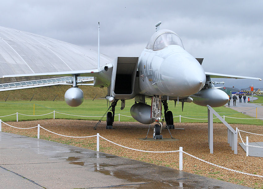 McDonnell Douglas F-15:  allwetterfähiges, wendiges, taktisches Kampfflugzeug der U.S. Air Force
