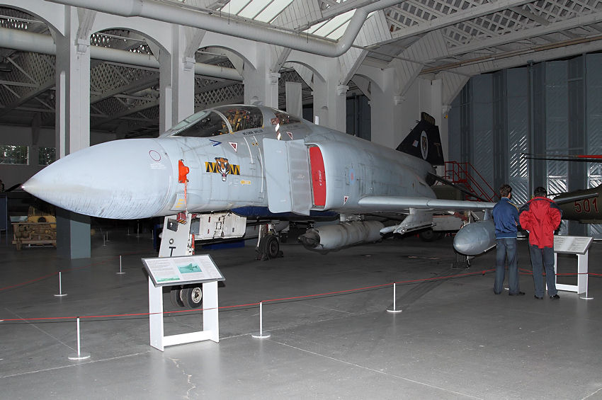 F-4J Phantom II: 2-sitziges Überschall-Jagdflugzeug von 1962