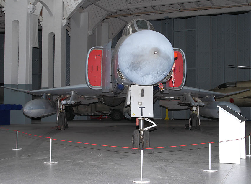 F-4 Phantom II: 2-sitziges Überschall-Jagdflugzeug von 1962