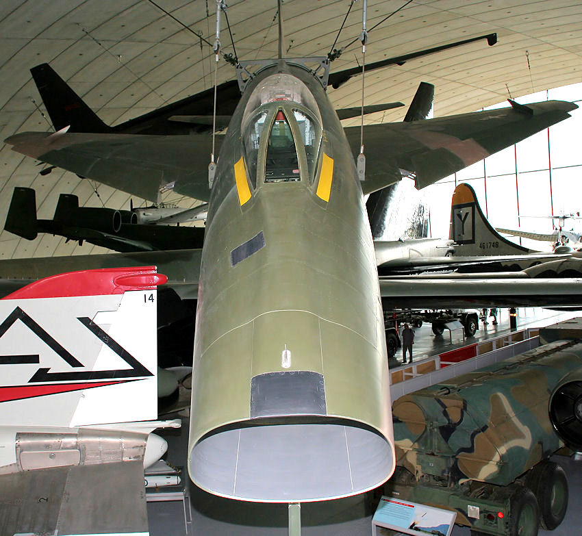 North American F-100 Super Sabre: Erste Generation der Überschallkampfflugzeuge