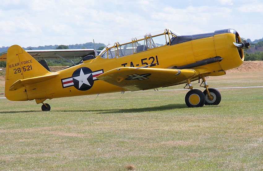 North American CCF Harvard IV: von Canada Car and Foundry in den 1950er Jahren produziert