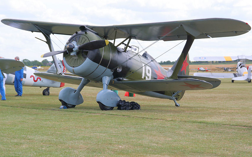 Polikarpow I-15 Bis auf dem Rollfeld in Duxford