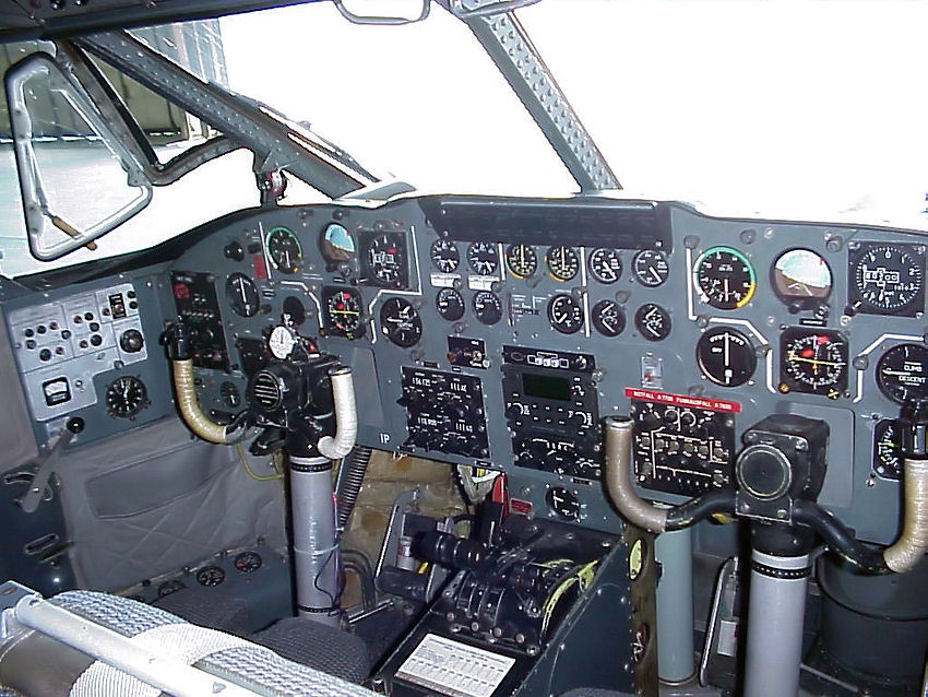 Short S.C.7 Skyvan: Cockpit