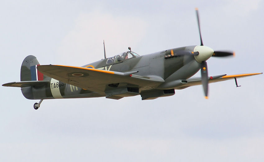 Supermarine Spitfire IX: Spitfire Mk.V mit Motore der Merlin-Serie als Zwischenlösung bis zur Mk.VIII