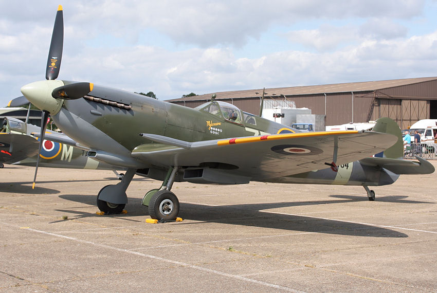 Supermarine Spitfire IXc (MH434): Spitfire Mk.V mit Motore der Merlin-Serie als Zwischenlösung bis zur Mk.VIII