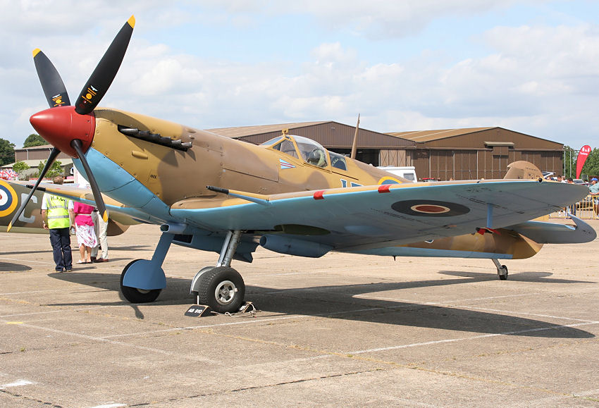 Supermarine Spitfire Mk.Vb (AB910, IRG): Die Mk.V wurde die bei weitem meistproduzierte Version