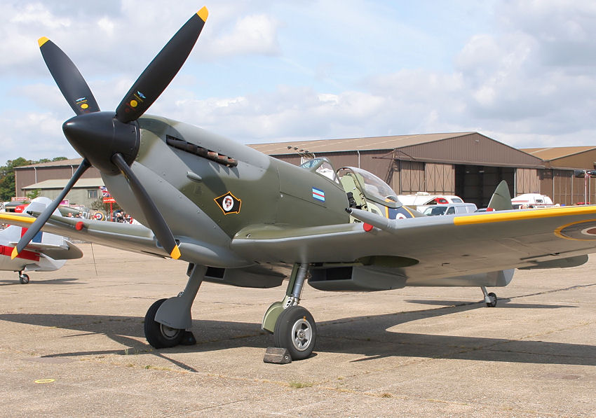 Supermarine Spitfire XVIe (TD248): Das Jagdflugzeug wird von einem Packard Merlin der USA angetrieben