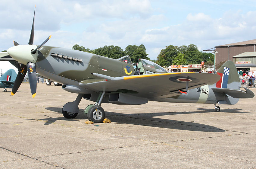 Supermarine Spitfire Mk. XVIII: Diese Version hat zusätzliche Treibstoffkapazität und stärkere Tragflächen