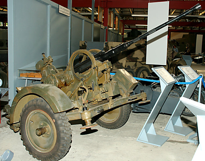 2 cm Flugabwehrkanone (Flak) 38 L/65 mit Sonderanhänger 51