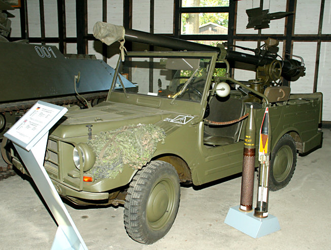 Lastkraftwagen DKW F 91/8 mit PzAbw,-Leichtgeschütz 106 mm