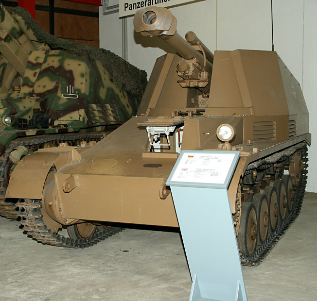 Feldhaubitze 18/2 auf Fahrgestell Panzer II Wespe