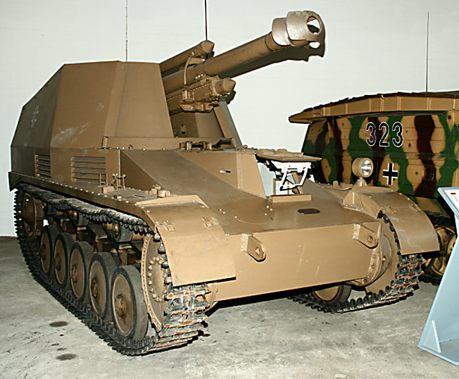 Leichte Feldhaubitze 18/2 auf Fahrgestell Panzer II Wespe