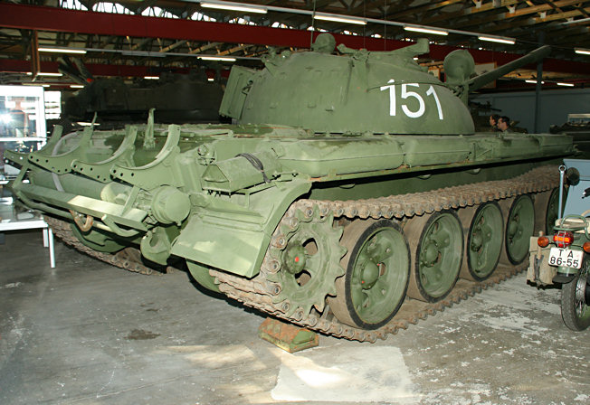 Mittlerer Kampfpanzer T-54 AM