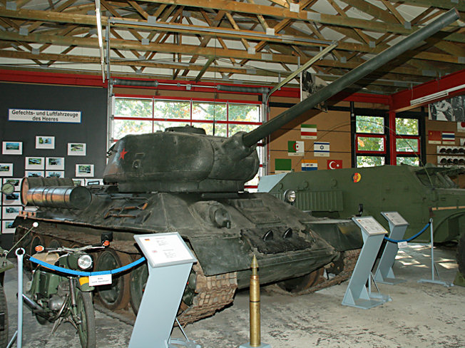 Kampfpanzer T 34/85