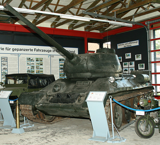 Mittlerer Kampfpanzer T 34/85
