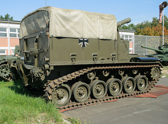 Panzerhaubitze M-44