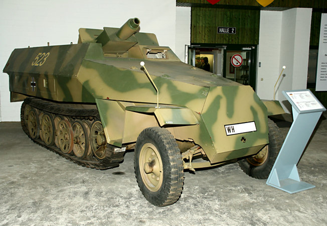 Mittlerer Schützenpanzerwagen Sd.Kfz. 251/9 Stummel