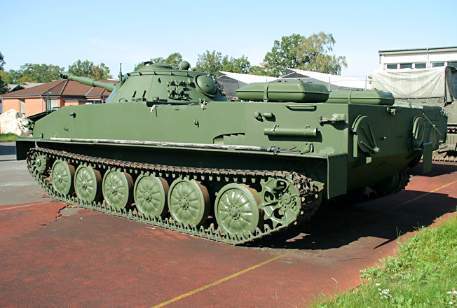 Späh- und Schwimmpanzer PT 76