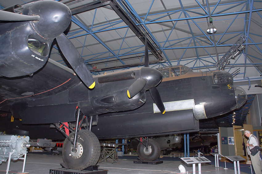 Avro 683 Lancaster: britischer Bomber des Zweiten Weltkriegs