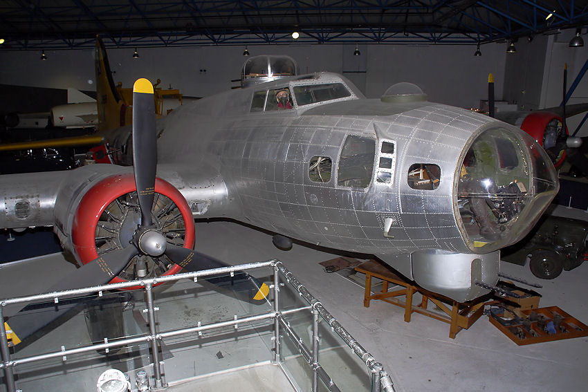 Boeing B-17 “Flying Fortress”:  das Flugzeug war im 2. Weltkrieg der bekannteste Bomber der USA