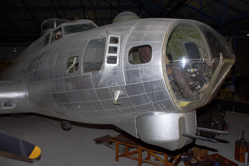 Boeing B-17 “Flying Fortress”:  war im 2. Weltkrieg der bekannteste Bomber der USA