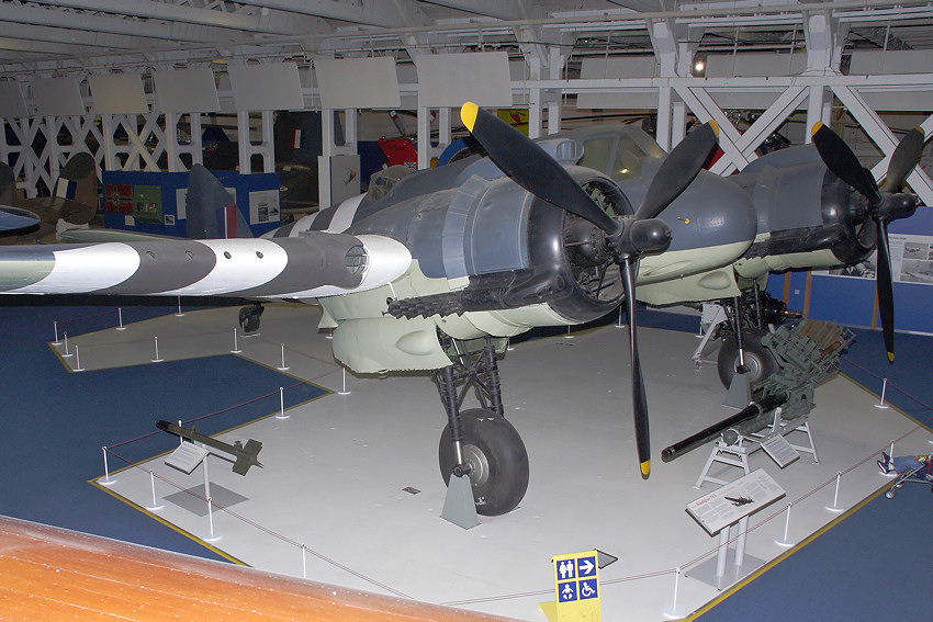 Bristol Beaufighter:  Langstreckenjäger, Torpedobomber und Tiefangriffsflugzeug