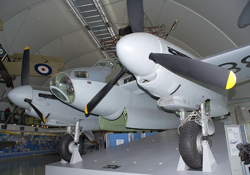 De Havilland D.H. 98 Mosquito: 2-sitziges Mehrzweckflugzeug in Holzbauweise