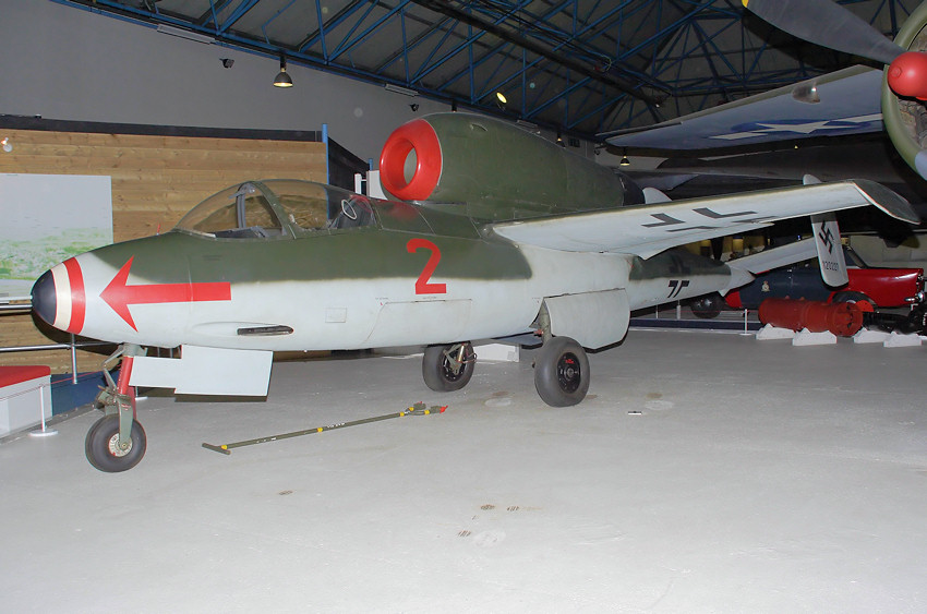 Heinkel He 162 “Volksjäger”: Die Flugleistung der MAschine lag über denen der Alliierten Jäger